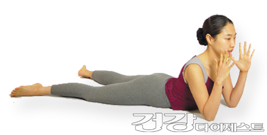 dgst0309yoga01